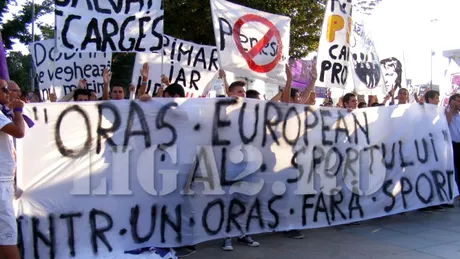 Miting de susținere** a echipei FC Argeș!