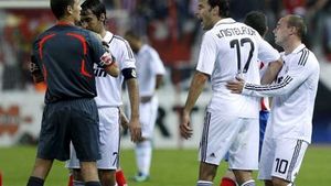 Motherwell - Steaua, condusă la mijloc de o brigadă spaniolă