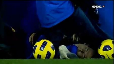 VIDEO Aproape de tragedie!** Și copiii de mingi leșină pe teren în Spania!