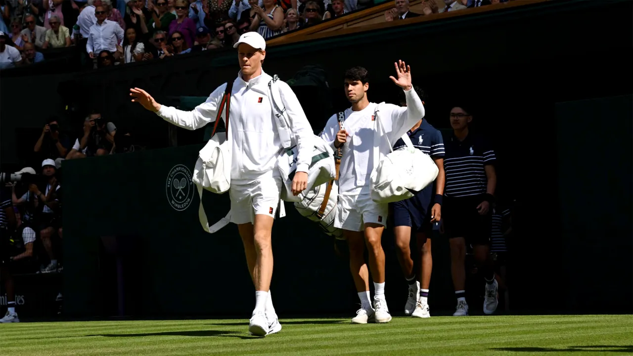 🚨 Jannik Sinner – Carlos Alcaraz 4-6, 6-4, 6-4, 6-4, Live Text Online, în finala masculină de la Wimbledon. Italianul câștigă pe iarba londoneză, învingându-l pe deținătorul trofeului