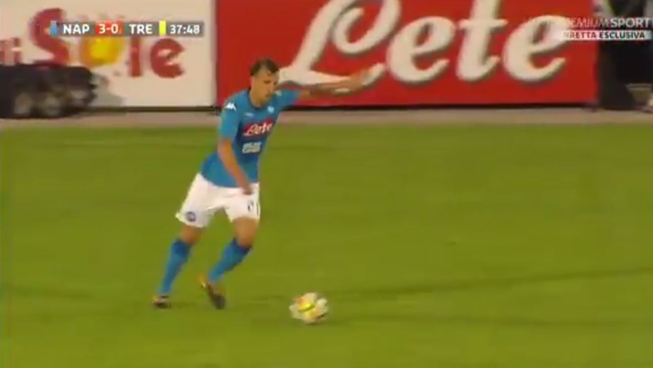 Gol FABULOS înscris de Chiricheș! Fundașul român a marcat din propria jumătate de teren | VIDEO