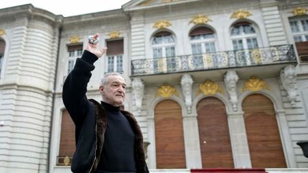 Gigi Becali a chemat doi jucători la Palat și le-a pus contractele pe masă. Salarii de 15.000 de euro pentru fiecare: unul îl ia imediat, altul peste 6 luni