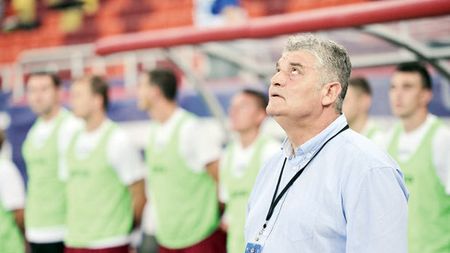 Ando, conștient că poate fi demis:** "E simplu: nu am rezultate, plec"