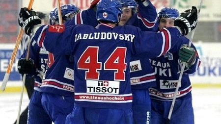 Steaua - Dunărea Galați, finală surpriză la hochei pe gheață. "Roș-albaștrii" au cucerit ultimul titlu în 2006, iar Galațiul e pentru prima oară în istoria calificată în ultimul act