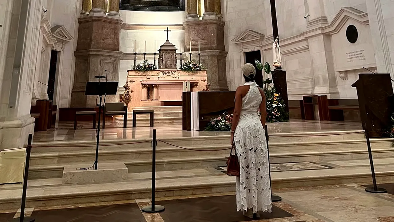 „Indecento!”. Imaginile cu Georgina Rodriguez la biserică au declanşat un tsunami de comentarii negative