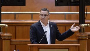 Victor Ponta îl distruge pe Florin Talpan, după ce FCSB a revenit în Ghencea: „Stadionul a fost sechestrat de un bugetar îmbrăcat în uniformă de militar, care plângea pe la showuri televizate”