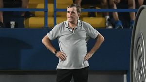 Gică Hagi, şedință de urgență cu fotbaliştii Farului, în vestiar