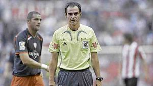 Velasco va arbitra partida Steaua - Dinamo