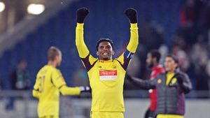 Petrescu, învins de Eto''o!** Dinamo Moscova a fost eliminată în semifinalele Cupei Rusiei, după 0-1 în prelungiri cu Anji