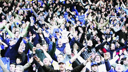 Azi, fanii vor numărul 1 în topurile muzicale! Cheryl Cole, păzea!