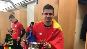 Transferul la Ajax, aproape să fie "deturnat"! Un club uriaș a încercat să-l ia pe Răzvan Marin în ultimul moment 