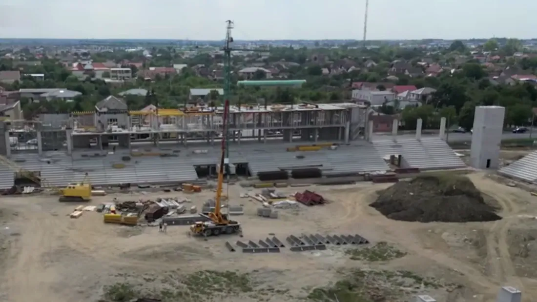 Stadionul-lego al Timișoarei va fi deținut de două instituții. Lucrările au ajuns la un stadiu de 70 la sută
