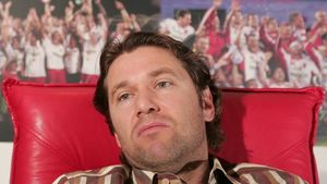 Răducioiu intervine în războiul din "Ștefan cel Mare": "Sunt dezgustat! Dinamo a dat multă pâine de mâncat multor jucători care n-au avut nimic în comun cu acest club"