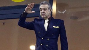 Becali anunță un nou transfer la Steaua: "Stanciu e al nostru, vine să semneze! Va ajunge mare"** Ce i-a spus mijlocașul patronului din Ghencea: