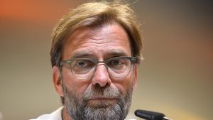 Klopp îi ironizează pe rivalii de la Manchester: "Să văd ce faceți dacă se accidentează jucătorul de 120 de milioane". Ziua în care va renunța la fotbal