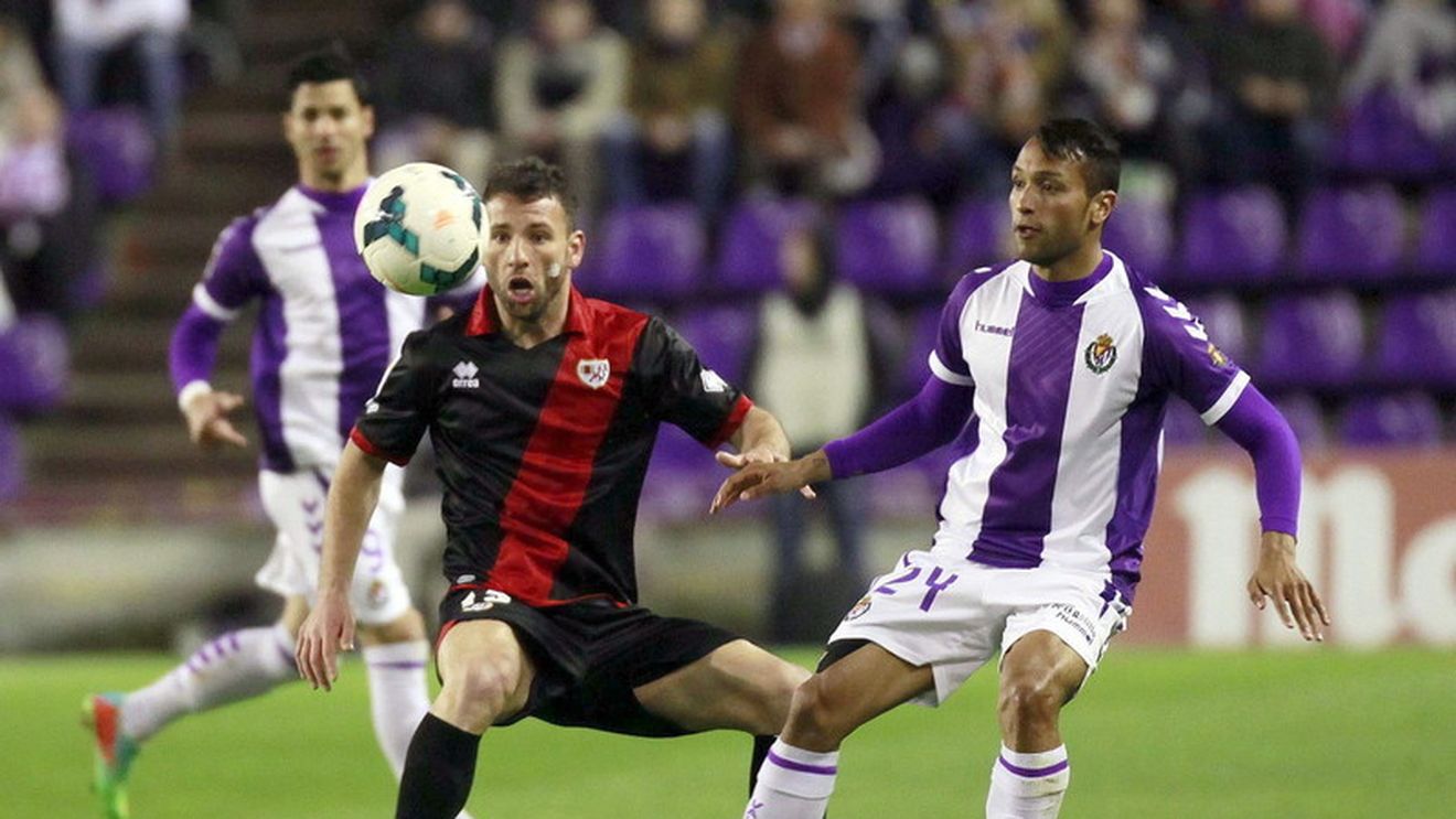 Răzvan Raț, suspendat patru etape după capul în figură aplicat brazilianului Charles