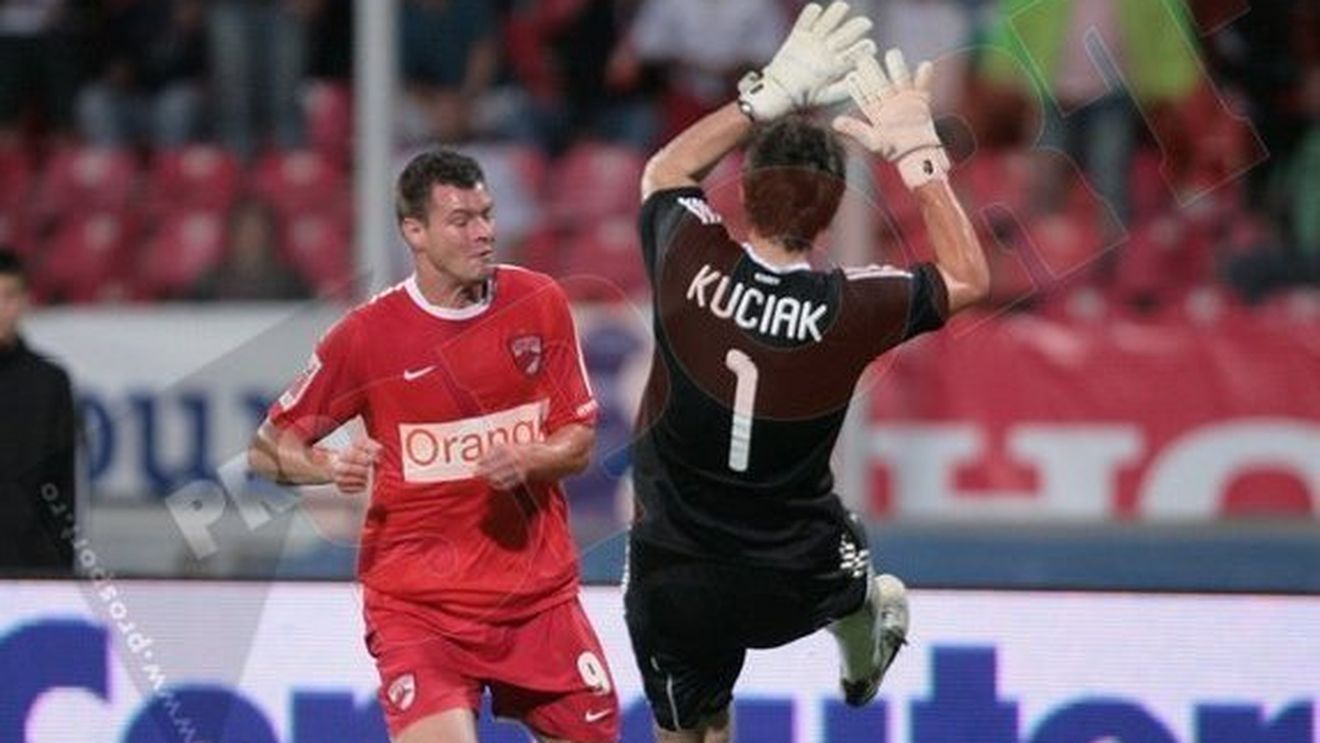Porumboiu explică faza penalty-ului cerut de dinamoviști:** "Nici vorbă de 11 metri!" VEZI justificarea!