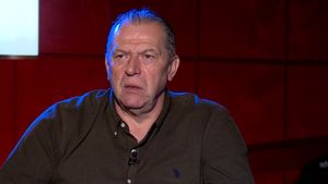 Helmut Duckadam: „Îmi dădeau morfină din trei în trei ore”. Cum și-a pierdut casa și care e relația cu soția sa. „Ce Dumnezeu a găsit la tine?”