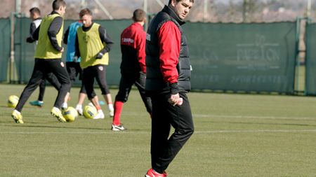 ȘOCUL pregătit de Dinamo: Ciobi poate fi DEMIS dacă nu învinge la Galați!** Cele 3 nume de antrenori români de pe LISTA "câinilor"