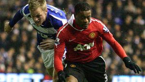 Evra, la Manchester United până în 2014