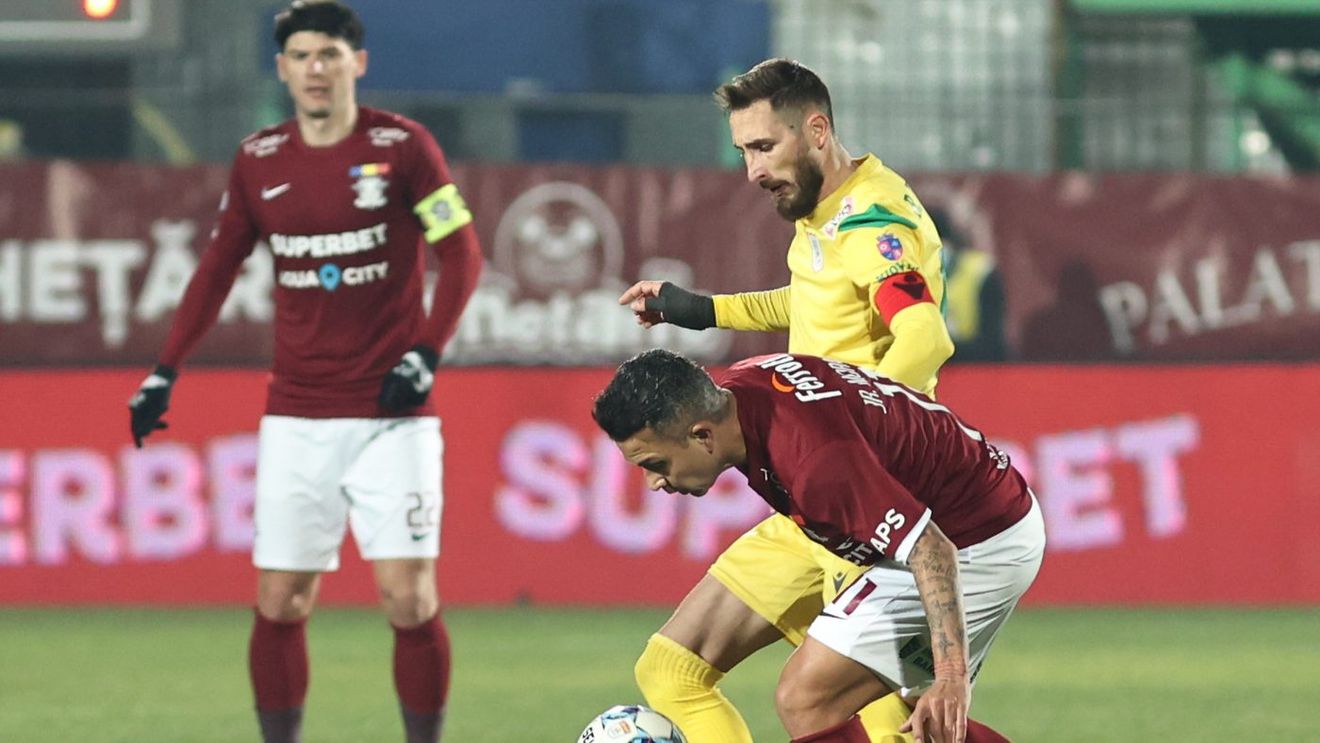 Greșeală mare de arbitraj în favoarea Rapidului la meciul cu CS Mioveni. „Se vede bine, este contact!”