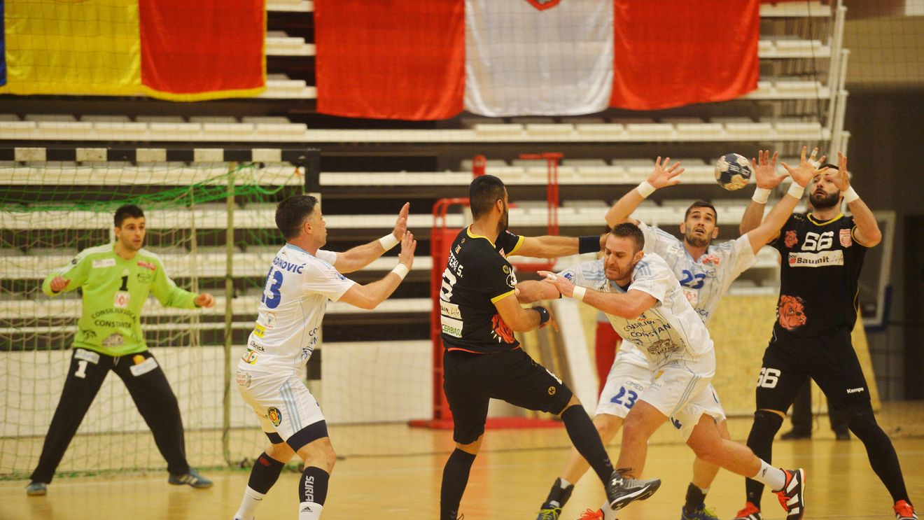 Dinamo a câștigat "meciul sezonului" și s-a calificat în semifinalele Ligii Naționale de handbal masculin. Trei echipe din Capitală au rămas în lupta pentru titlu