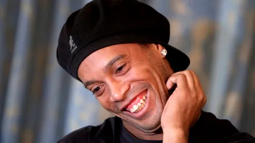 Ronaldinho l-a dat de gol pe un coleg de la AC Milan! Cum a aflat soția acestuia că bărbatul o înșela: „La 4 dimineața, îmi sună telefonul! Mi-a zis să îi spun asta”