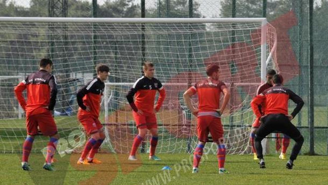 I-a bătut, dar le dă o veste bună:** "Eu mă rog uneori să pierd în amicale!" Reghe nu trebuie să își facă griji înaintea dublei cu Ajax. Argumentul lui Petrescu