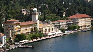 Frații Pavăl, cei mai bogați patroni din fotbalul românesc, încep investiția de peste 45 de milioane de euro în hotelul de 5 stele de pe malul lacului Garda