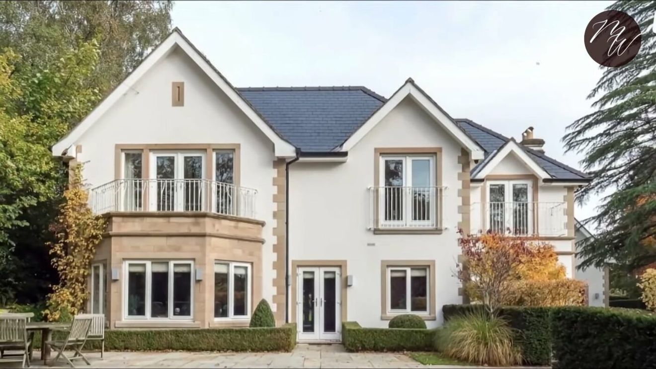 Își vinde vila cu 3.900.000 de euro, după ce s-a mutat într-un conac