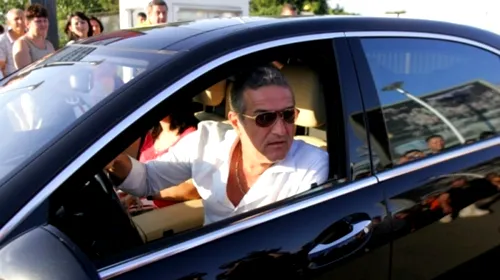 Poliția l-a oprit pe Gigi Becali în trafic: „Nu am declarația pe propria răspundere” | Reacție surprinzătoare a patronului FCSB