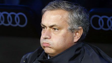 E "cel mai prost transfer din Spania"!**  Mourinho a plătit 42 de milioane de euro pentru un jucător care nu s-a adaptat la Real. Chelsea, City sau United l-ar putea salva