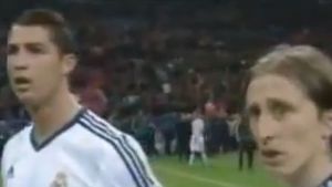 VIDEO GENIAL! Au rămas cu gura căscată!** Reacția jucătorilor lui Real când au aflat de MINUNEA de la Dortmund! "Al treilea!" Modric, "îngrozit" - Ronaldo, fără cuvinte :)