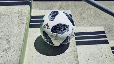 Revoluție în fotbal. Mingea propusă de adidas pentru CM din Rusia are în ea un cip! A fost testată deja de naționala Argentinei, Real Madrid și Manchester United | FOTO 