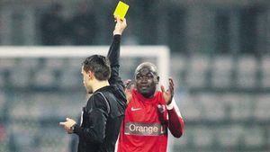 Din nou probleme pentru Dinamo! Trei jucători suspendați cu "U" Cluj