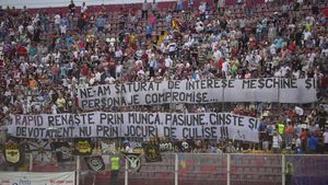 Rapid recuperează teren în lupta cu CSA Steaua pentru promovare: "Oferim salarii pe care alte echipe nu și le-ar permite". Șumudică, nemulțumit după ce fiul său nu a fost păstrat în lot