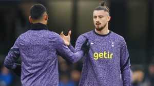 Radu Drăgușin poate profita de ghinionul lui Cristian Romero. Argentinianul ratează restul sezonului din cauza unei accidentări