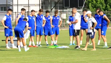 Steaua s-a reunit cu 20 de jucători! Primele două achiziții și mai mulți fotbaliști testați de Daniel Oprița, prezenți la terenul de antrenament