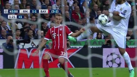 Boateng și Vidal, reacții nervoase în timpul meciului: "Ă‚sta e penalty!" Mijlocașul chilian a depășit limita și i-a jignit pe jucătorii Realului