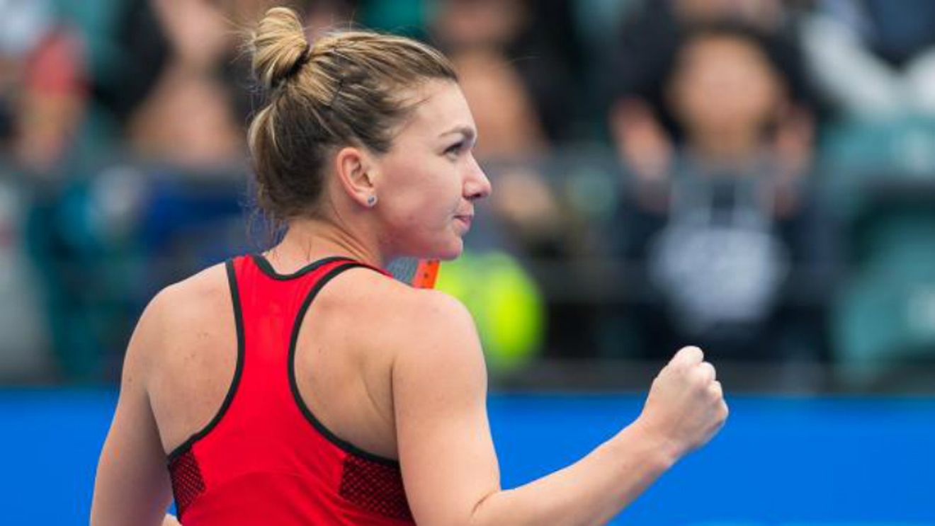 Victorie mare pentru Halep: 3-6, 6-1, 6-2 cu Duan! Simona se califică în sferturi la Shenzhen și își asigură locul 1 mondial pentru cel puțin încă trei săptămâni!