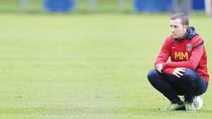 MM face revoluție: Steaua se schimbă din temelii în viitorul sezon!** Aduce antrenor-spectacol, alt director sportiv și un director de marketing! Vezi lista lui Mihai Stoica: