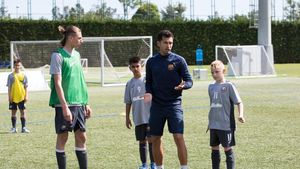 Belo și Vlădoiu aleg un prim "11" pentru FC Barcelona. Sezonul doi al campaniei de descoperire a talentelor din România a început

