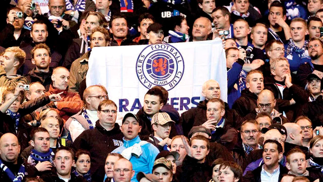 Așa au luat tiltul! Cum i-au intimidat fanii lui Rangers pe jucătorii lui Celtic în meciul crucial cu Dundee United. Nu se așteptau la așa ceva! | FOTO