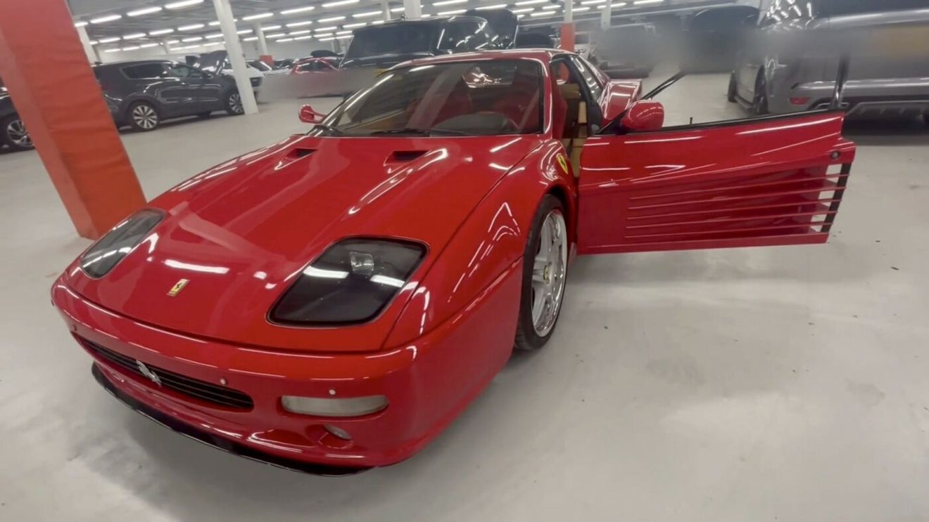 Poliția a descoperit un Ferrari furat acum 28 de ani. Anchetatorii au rămas șocați când au aflat al cui este, de fapt!