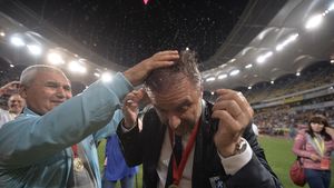 Discursul unui antrenor care scrie istorie la clubul său. Mangia, în culmea fericirii după ce adus primul trofeu de la Craiova în ultimii 25 de ani: "E momentul să ne bucurăm!". Mesajul transmis fanilor în limba română