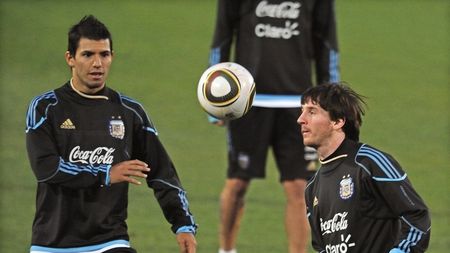 Messi l-a înnebunit pe Aguero:** "În fiecare zi mă întreabă unde voi juca!" VEZI ce-i răspunde Kun