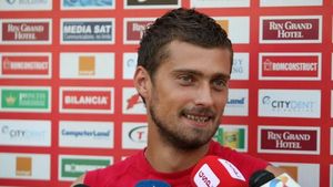 Tamaș a primit permisul de muncă** și poate debuta cu Nottingham!