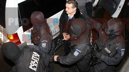 Instanța rupe tăcerea! ** Motivele arestării lui Becali!