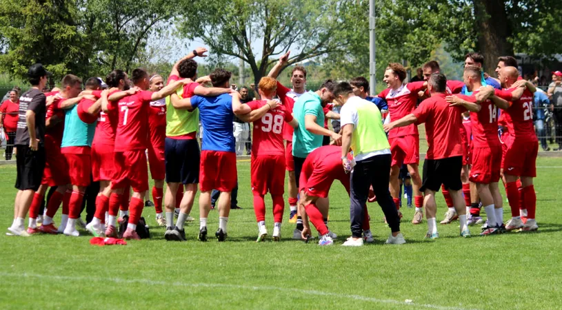 Athletico Vinga a devenit noua campioană a județului Arad! Rivalii din Felnac au acuzat arbitrajul din derby: ”Rușine!”