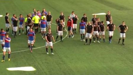 Experiment amuzant: cât de bine se pricep microbiștii la fotbal?** VIDEO Idee inedită a nordicilor: 22 de amatori vs. 11 profesioniști! Cât s-a terminat meciul